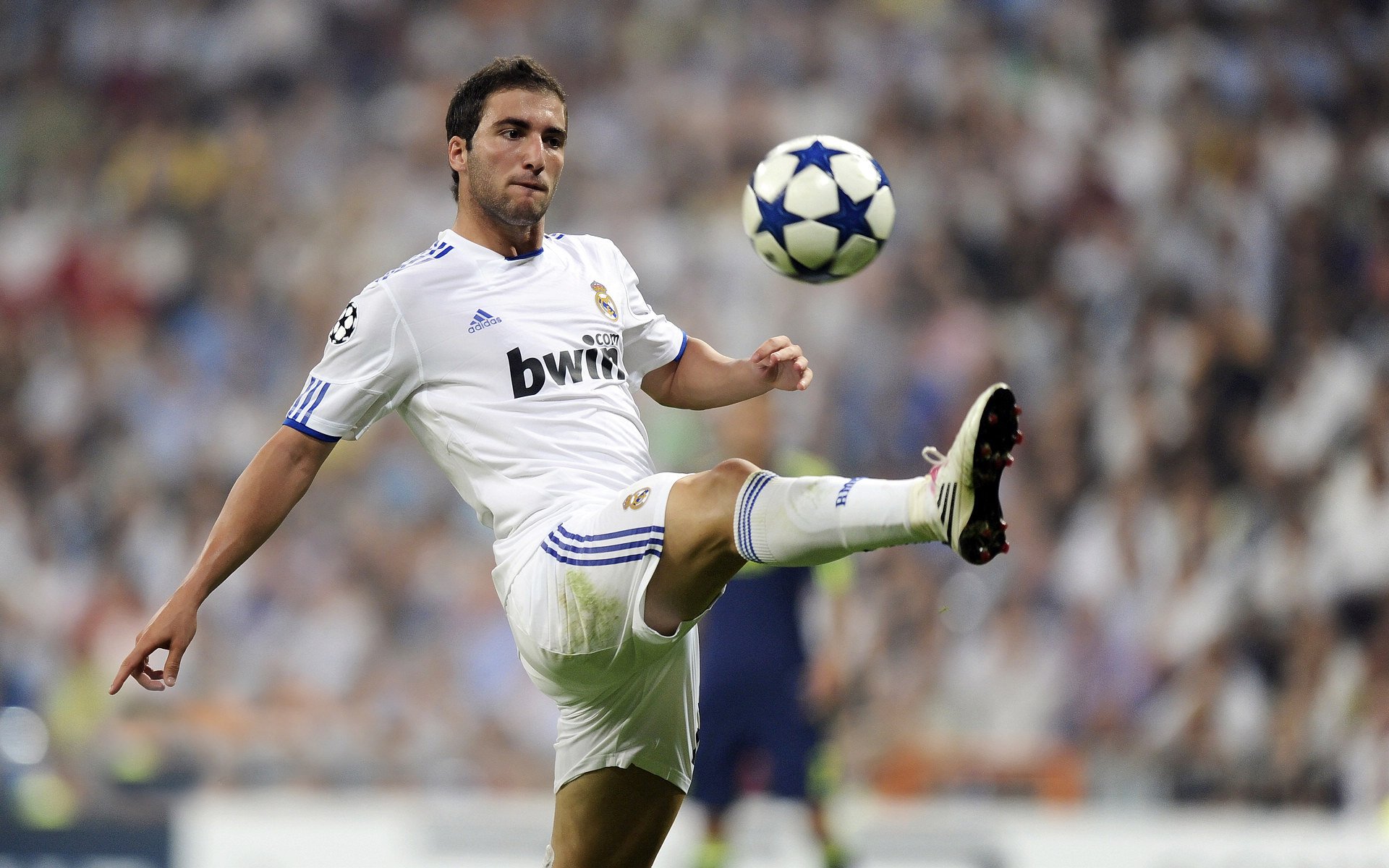 开云全站-东亚杯国足逆袭 球员技术进步明显，东亚杯国足逆袭 球员技术进步明显吗