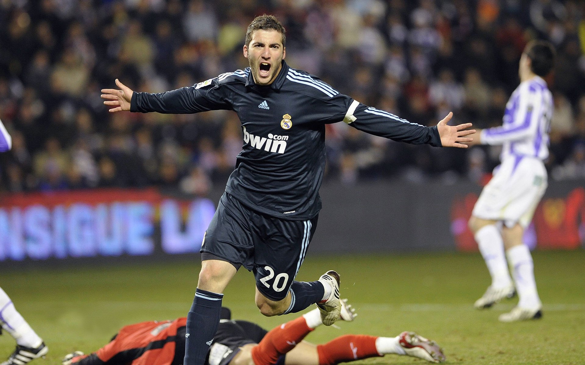 开云体育俱乐部官网-亚冠联赛中国青年队战胜 球迷现场气氛热烈,青年队打亚冠